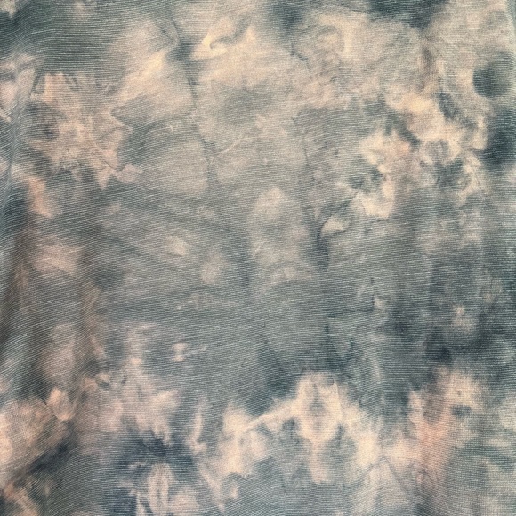 LULULEMON & HUGO BOSS • Bundle 2 men’s shirts size L - Picture 6 of 12